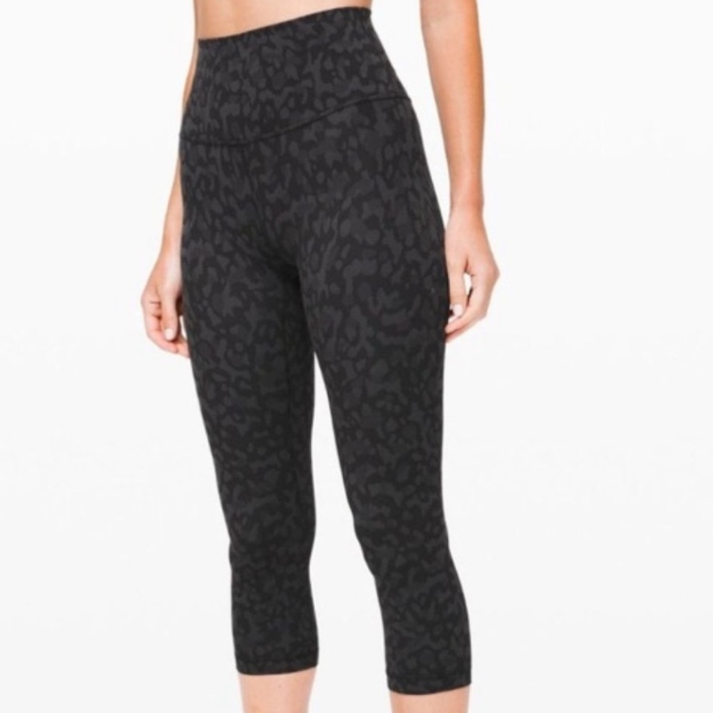 Lululemon Align Crop 21” black gray camo leopard print leggings. Size 4